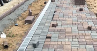 Профессиональная укладка плитки на улице в Люберцах в октябре