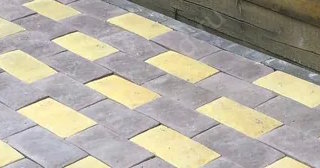Укладка тротуарной плитки вокруг дома в Люберцах - цены от 842 руб.