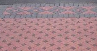 Укладка тротуарной плитки на старое бетонное основание в Люберцах в октябре
