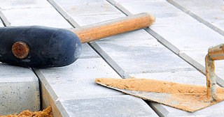 Профессиональная укладка тротуарной брусчатки в Люберцах в октябре